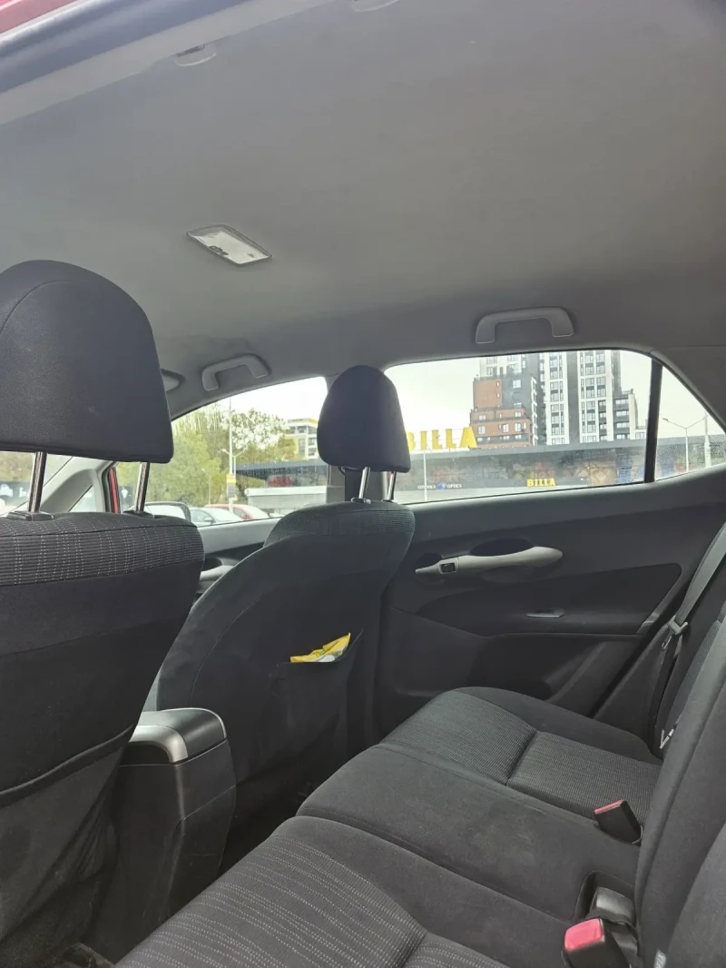 Toyota Auris, снимка 8 - Автомобили и джипове - 52461572