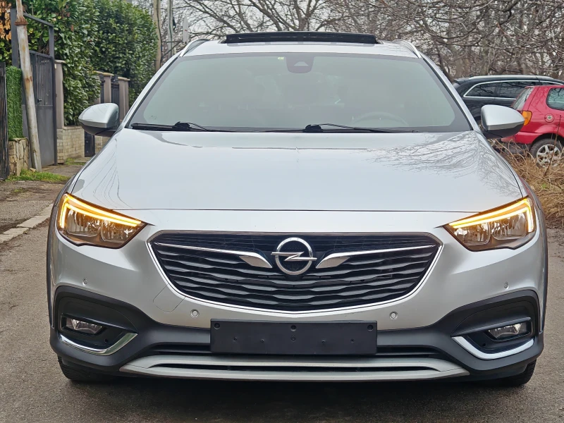 Opel Insignia Insignia COUNTRY TOURER//TOP//FULL// Пано./Камера/, снимка 4 - Автомобили и джипове - 53386819