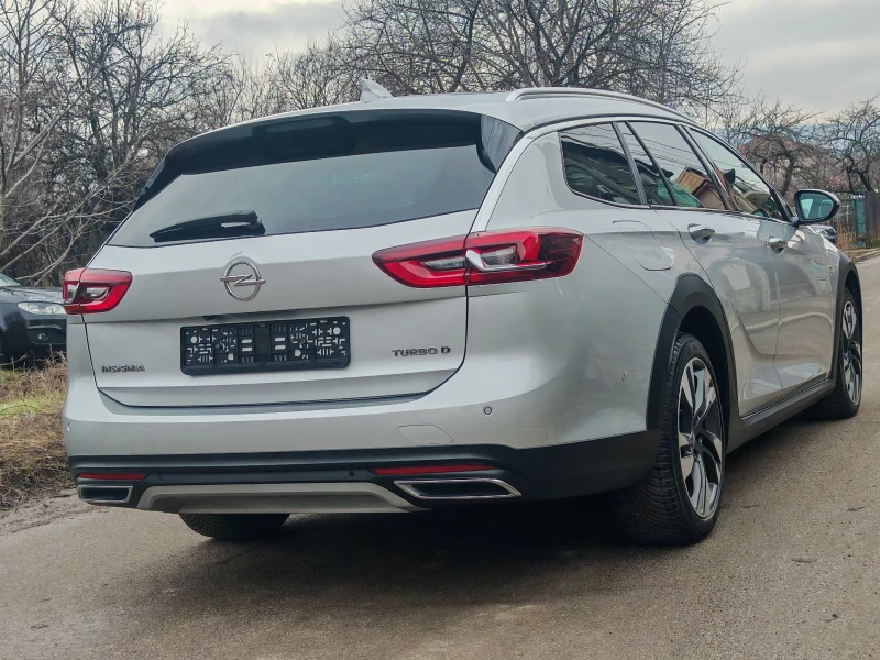 Opel Insignia Insignia COUNTRY TOURER//TOP//FULL// Пано./Камера/, снимка 8 - Автомобили и джипове - 53386819