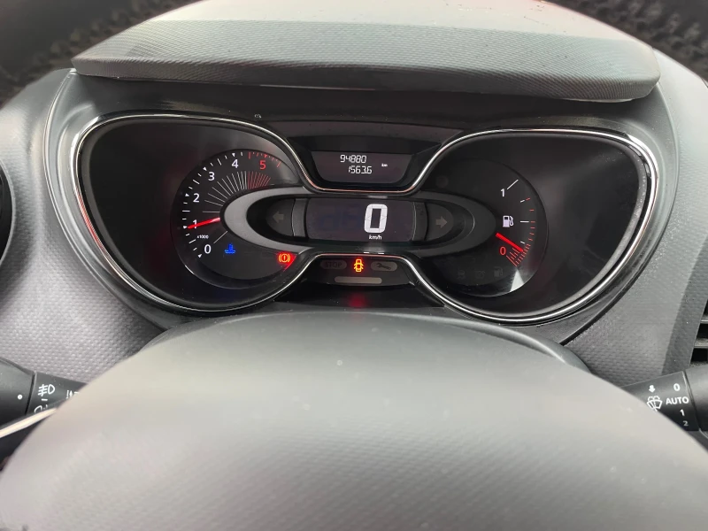 Renault Captur 1.5 dci 90, снимка 7 - Автомобили и джипове - 53471733