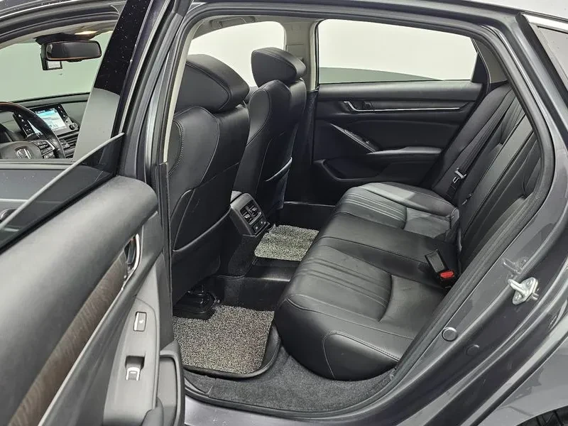 Honda Accord 2.0 Hybrid - САМО 30% АВАНС!, снимка 12 - Автомобили и джипове - 55440340