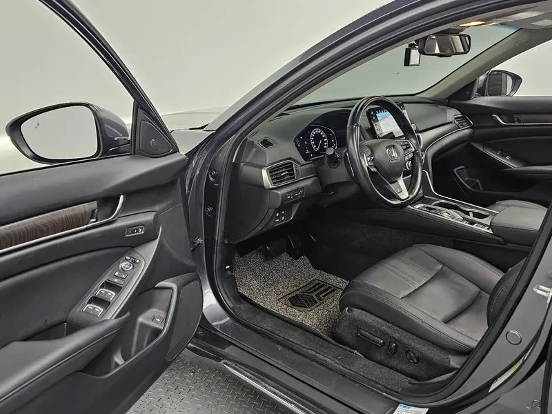 Honda Accord 2.0 Hybrid - САМО 30% АВАНС!, снимка 10 - Автомобили и джипове - 55440340