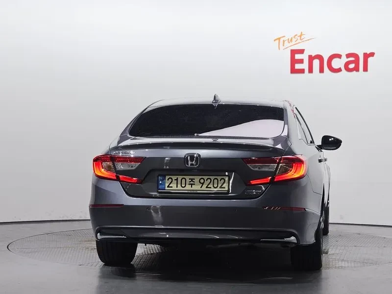 Honda Accord 2.0 Hybrid - САМО 30% АВАНС!, снимка 4 - Автомобили и джипове - 55440340