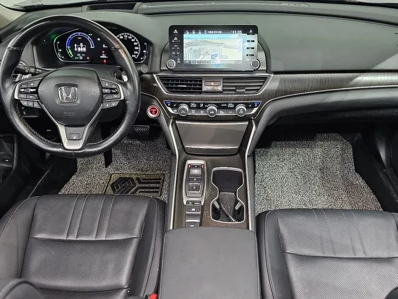 Honda Accord 2.0 Hybrid - САМО 30% АВАНС!, снимка 7 - Автомобили и джипове - 55440340