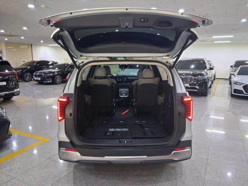 Kia Carnival 3.5 270 hp Automatic, снимка 5 - Автомобили и джипове - 55754014