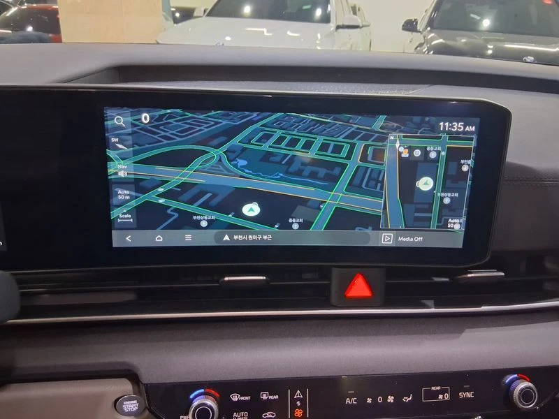 Kia Carnival 3.5 270 hp Automatic, снимка 14 - Автомобили и джипове - 55754014