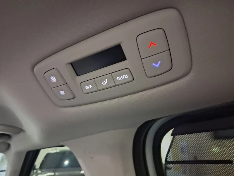 Kia Carnival 3.5 270 hp Automatic, снимка 8 - Автомобили и джипове - 55754014