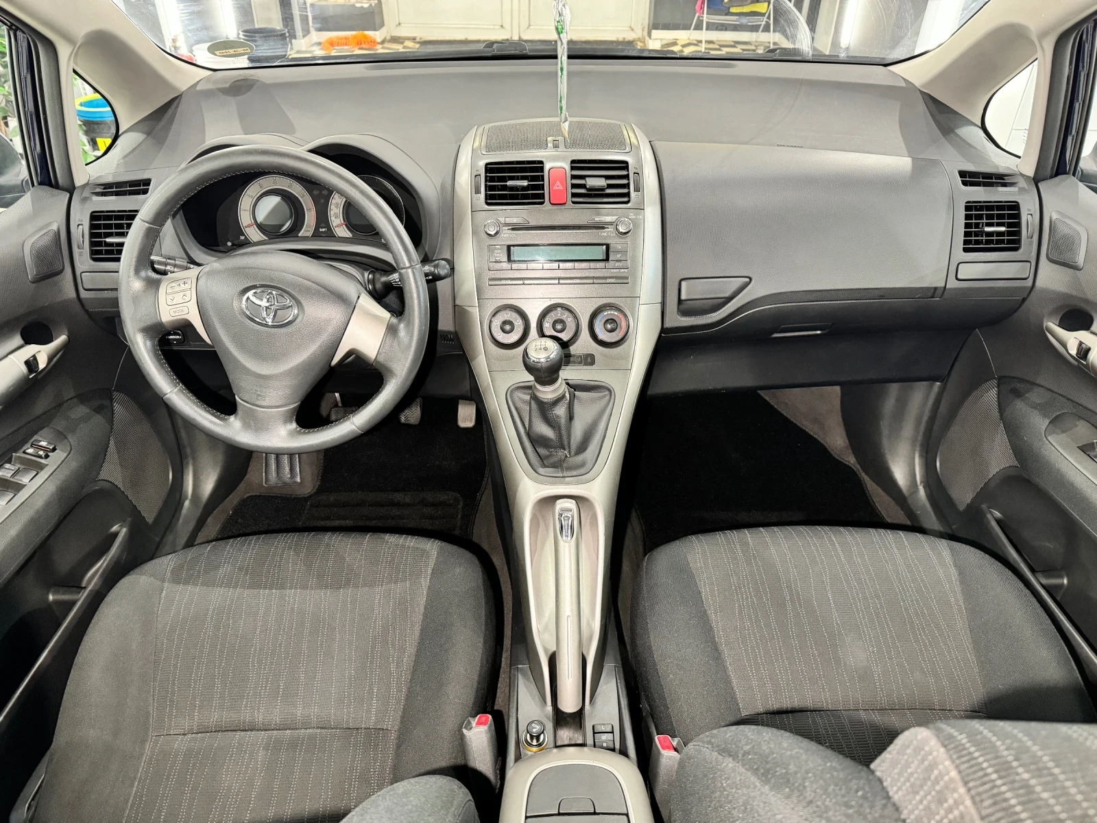 Toyota Auris 1.6 VVTI  - изображение 7