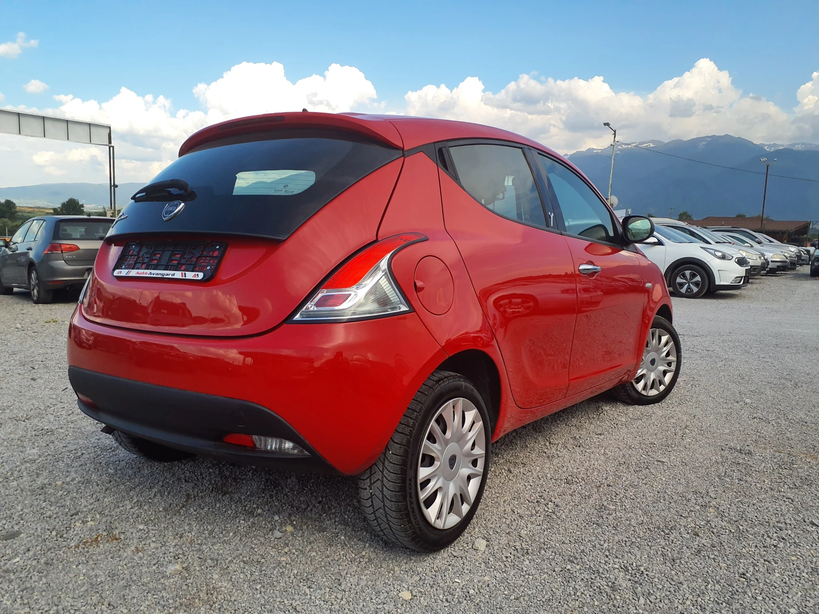 Lancia Ypsilon 1.2I -70к.с - изображение 4