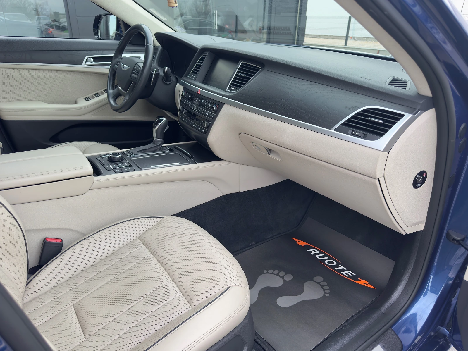 Hyundai Genesis 3.8i MAX FULL - изображение 10