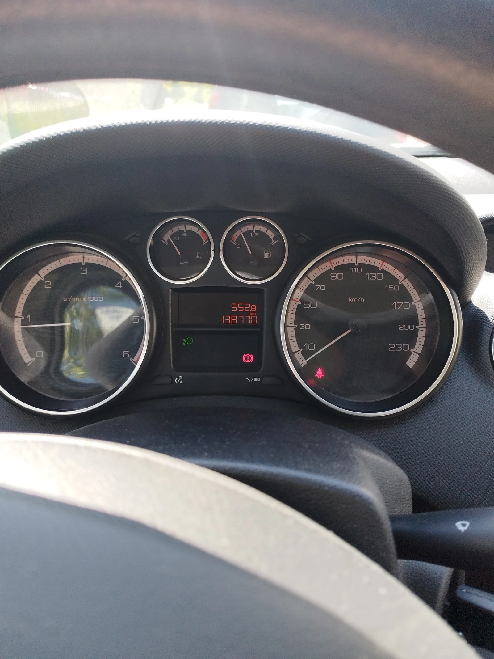 Peugeot 308 1.6 HDI FACELIFT - изображение 7