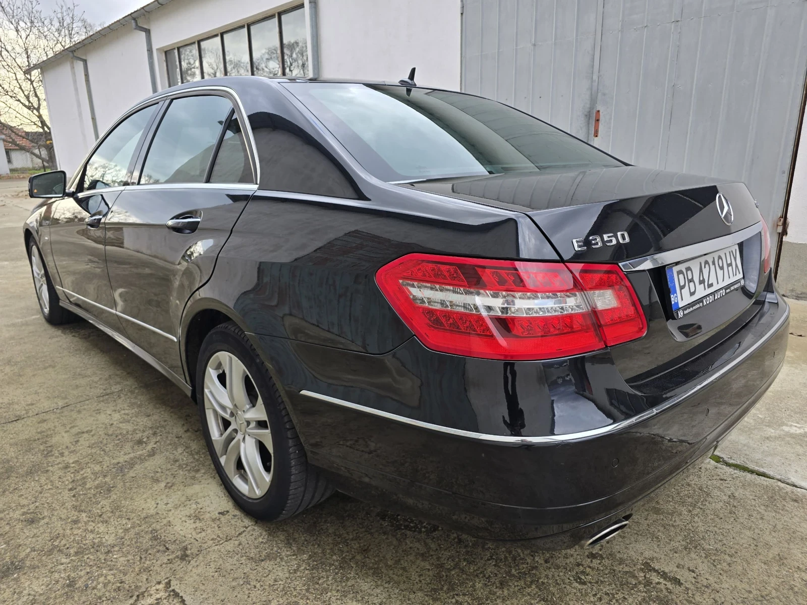 Mercedes-Benz E 350 EXECUTIVE ПАКЕТ FULL ЕКСТРИ 4 МЕСТНА КАТО НОВА - изображение 5