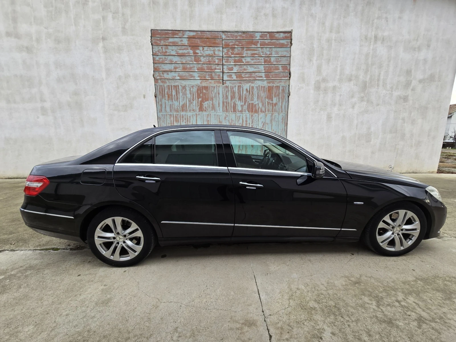 Mercedes-Benz E 350 EXECUTIVE ПАКЕТ FULL ЕКСТРИ 4 МЕСТНА КАТО НОВА - изображение 3