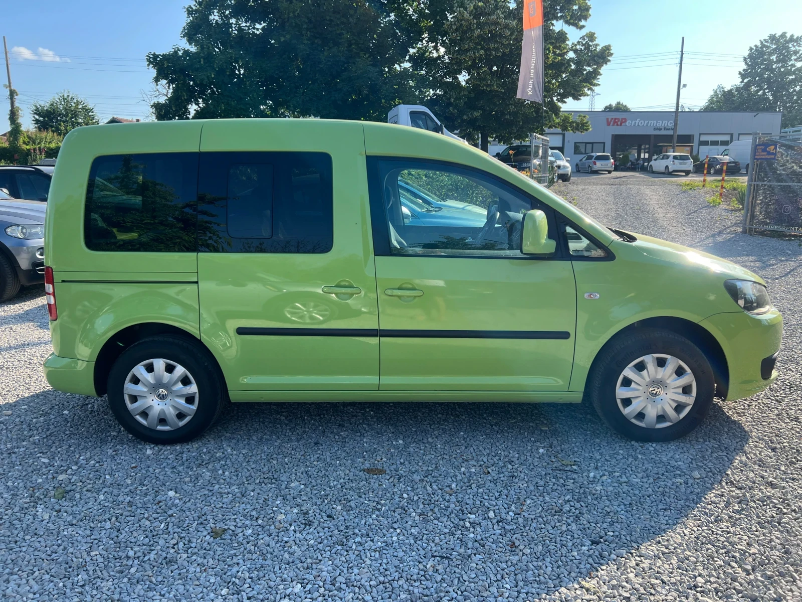 VW Caddy 1.6TDI/102 Пътнически, снимка 4 - Автомобили и джипове - 52828308