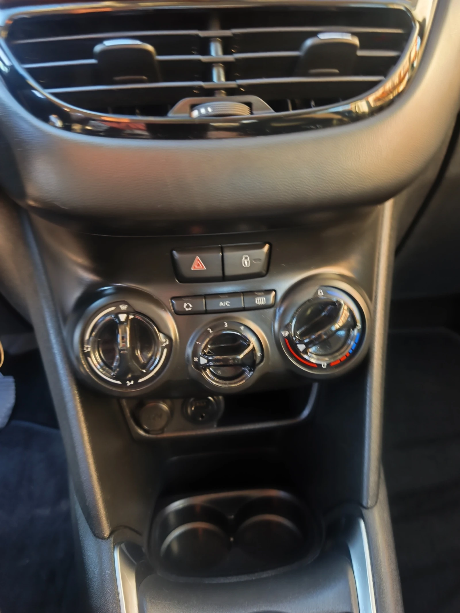 Peugeot 208 1.2i STT Euro6 | Mobile.bg � ����������� 10