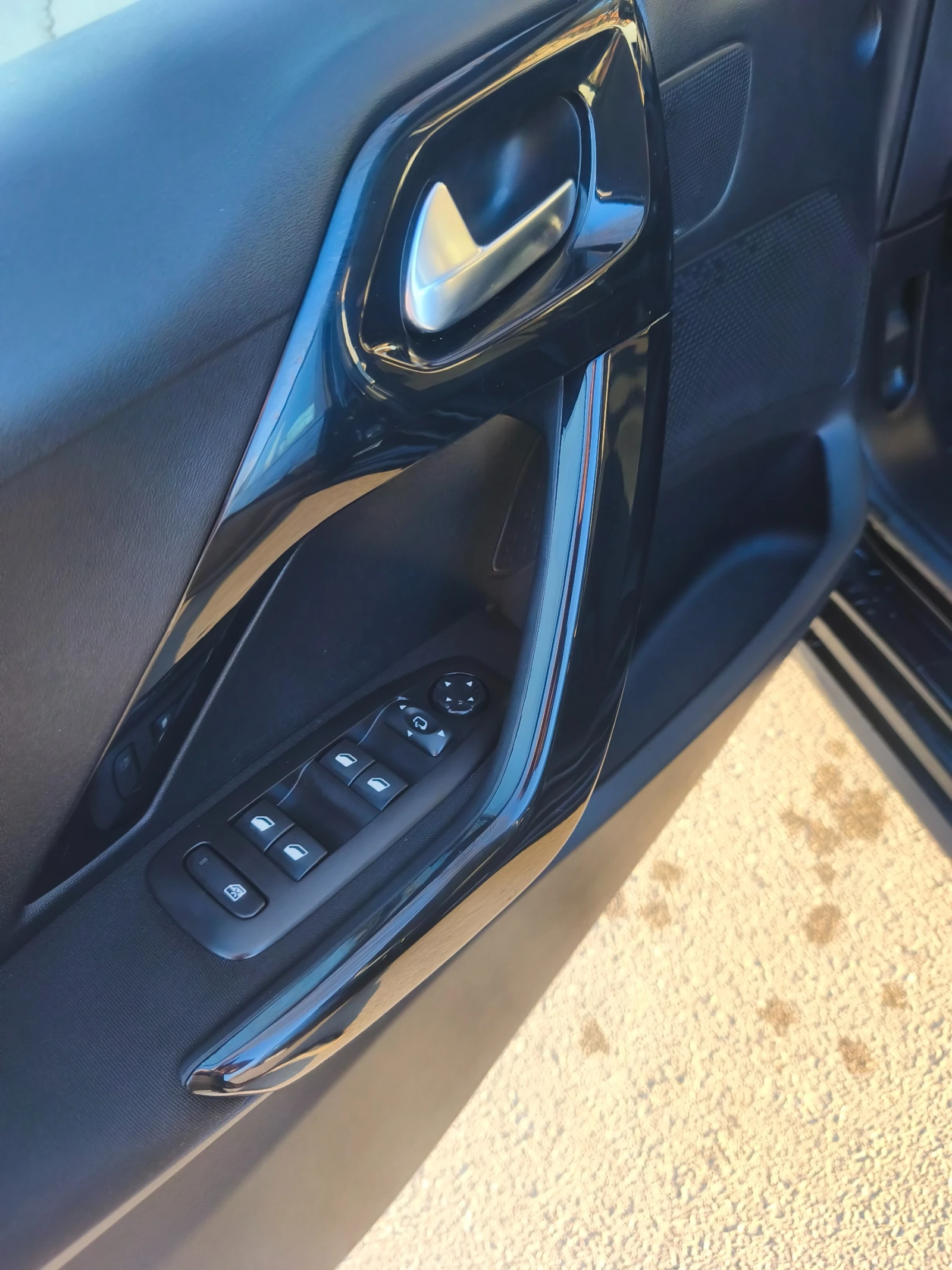 Peugeot 208 1.2i STT Euro6 | Mobile.bg � ����������� 16