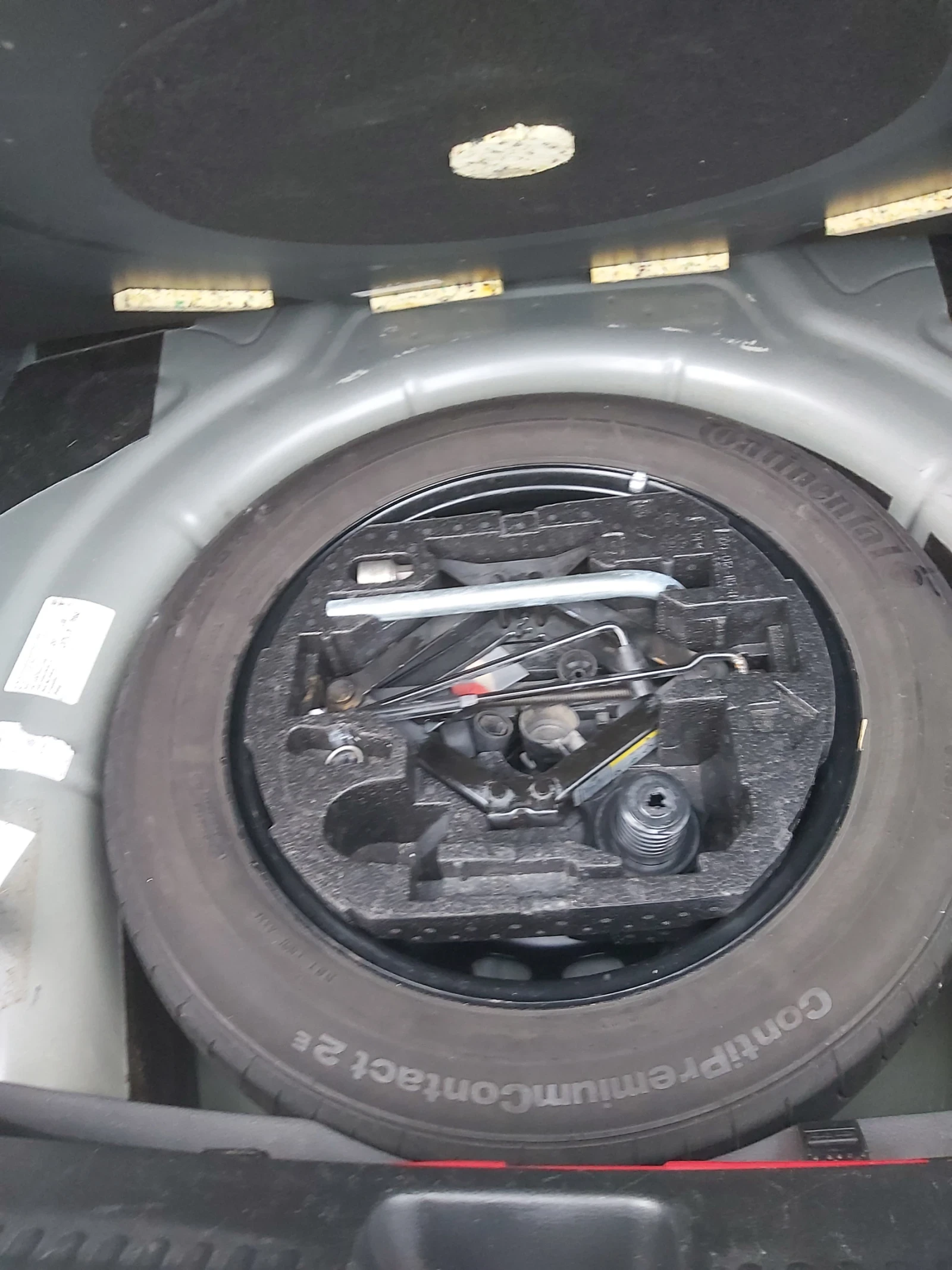 VW Jetta 1.6 HDI, снимка 16 - Автомобили и джипове - 53929232