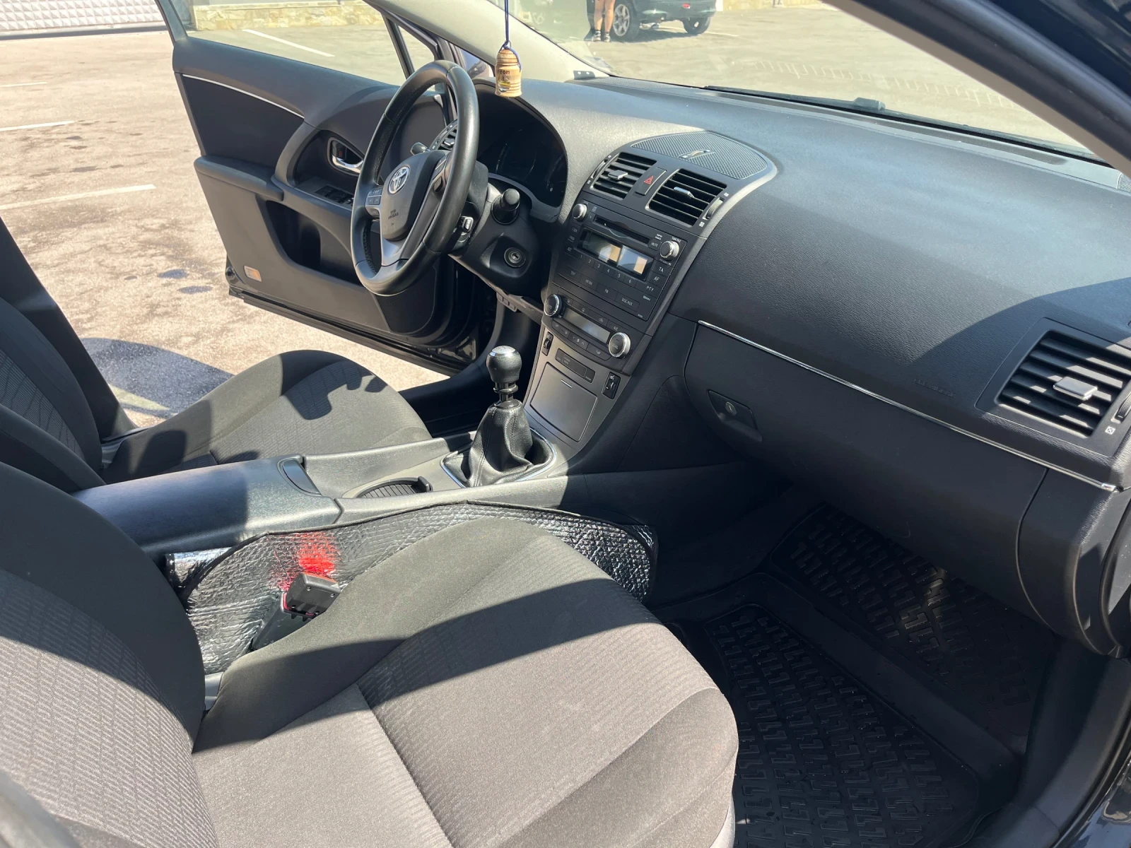 Toyota Avensis 1.8 бензин 147 коня, снимка 15 - Автомобили и джипове - 55670201
