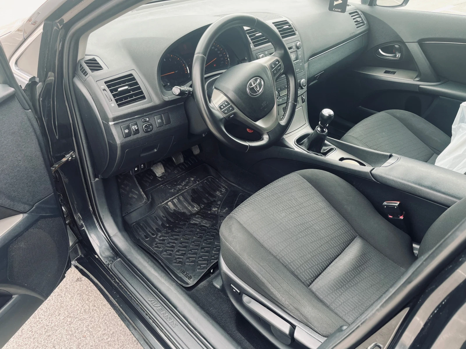 Toyota Avensis 1.8 бензин 147 коня, снимка 9 - Автомобили и джипове - 54058676