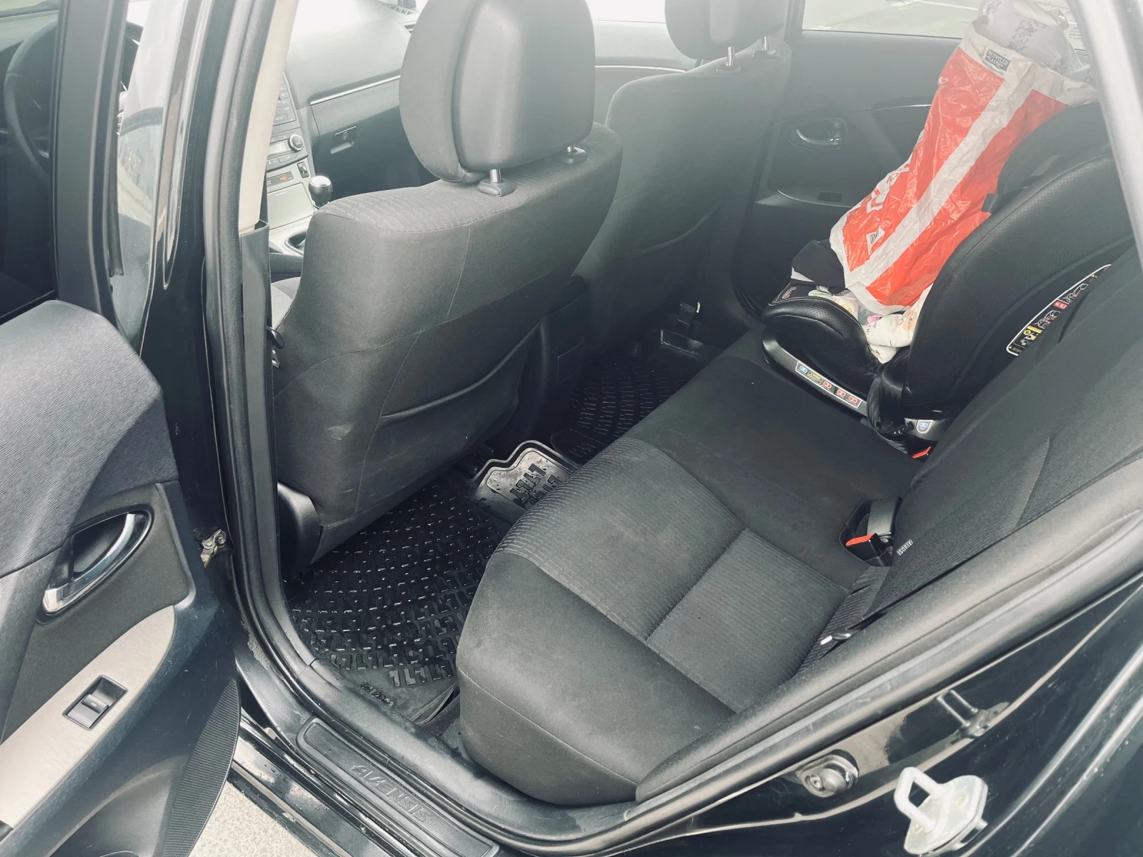 Toyota Avensis 1.8 бензин 147 коня, снимка 12 - Автомобили и джипове - 54058676