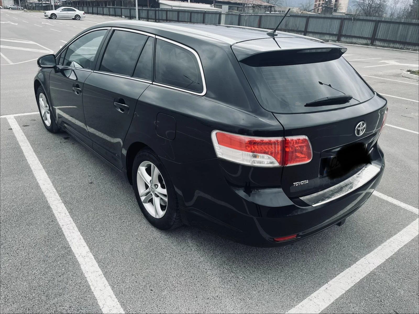 Toyota Avensis 1.8 бензин 147 коня, снимка 5 - Автомобили и джипове - 54058676
