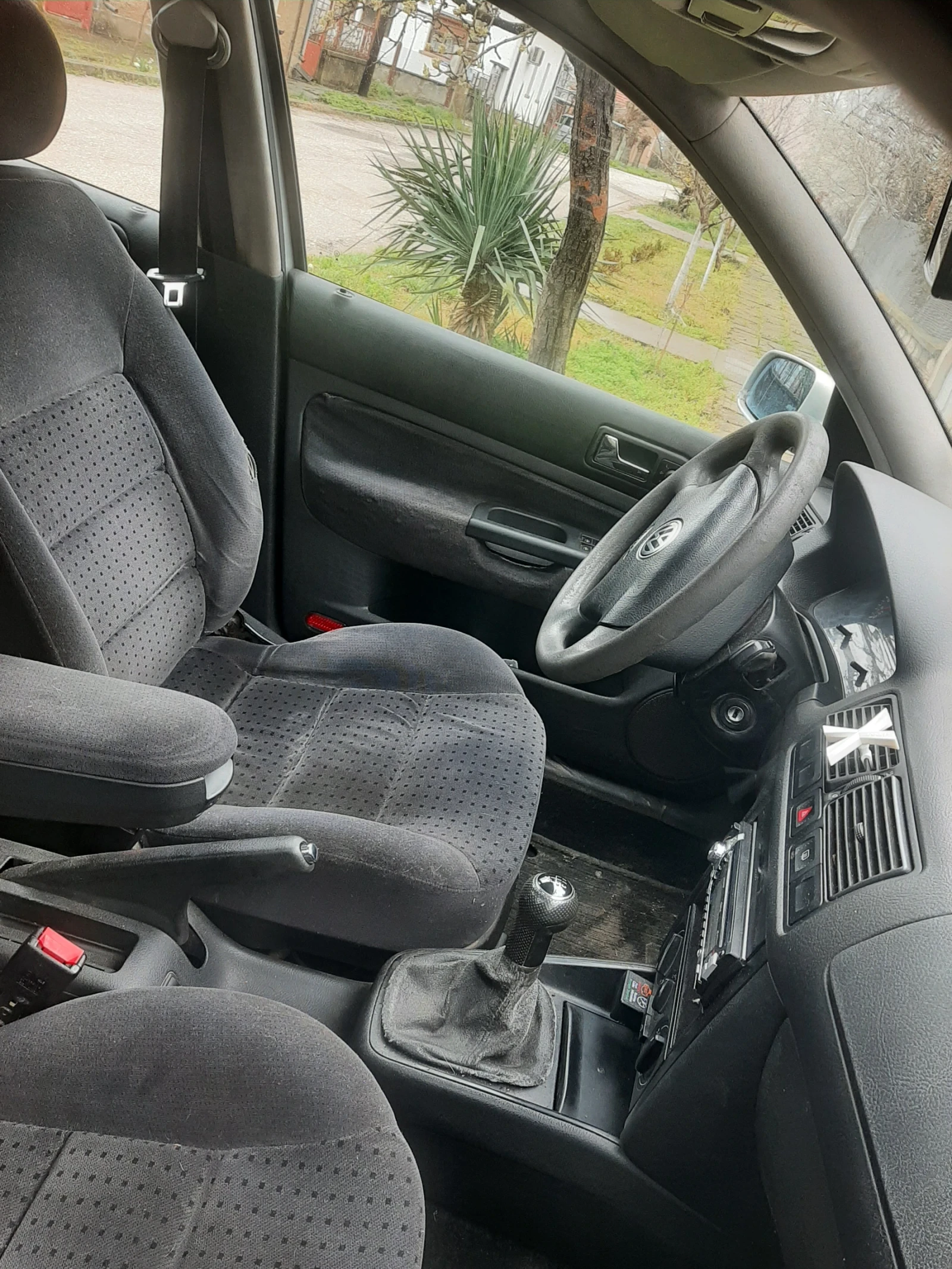 VW Golf 4, снимка 6 - Автомобили и джипове - 54069922