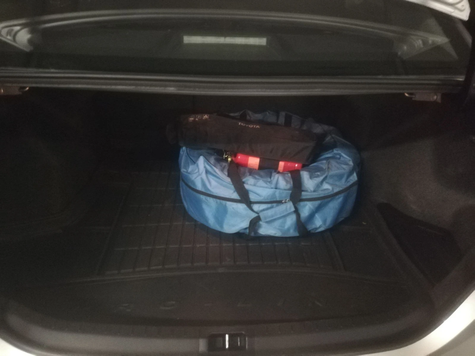 Toyota Corolla Бензин-Газ, снимка 11 - Автомобили и джипове - 54108225