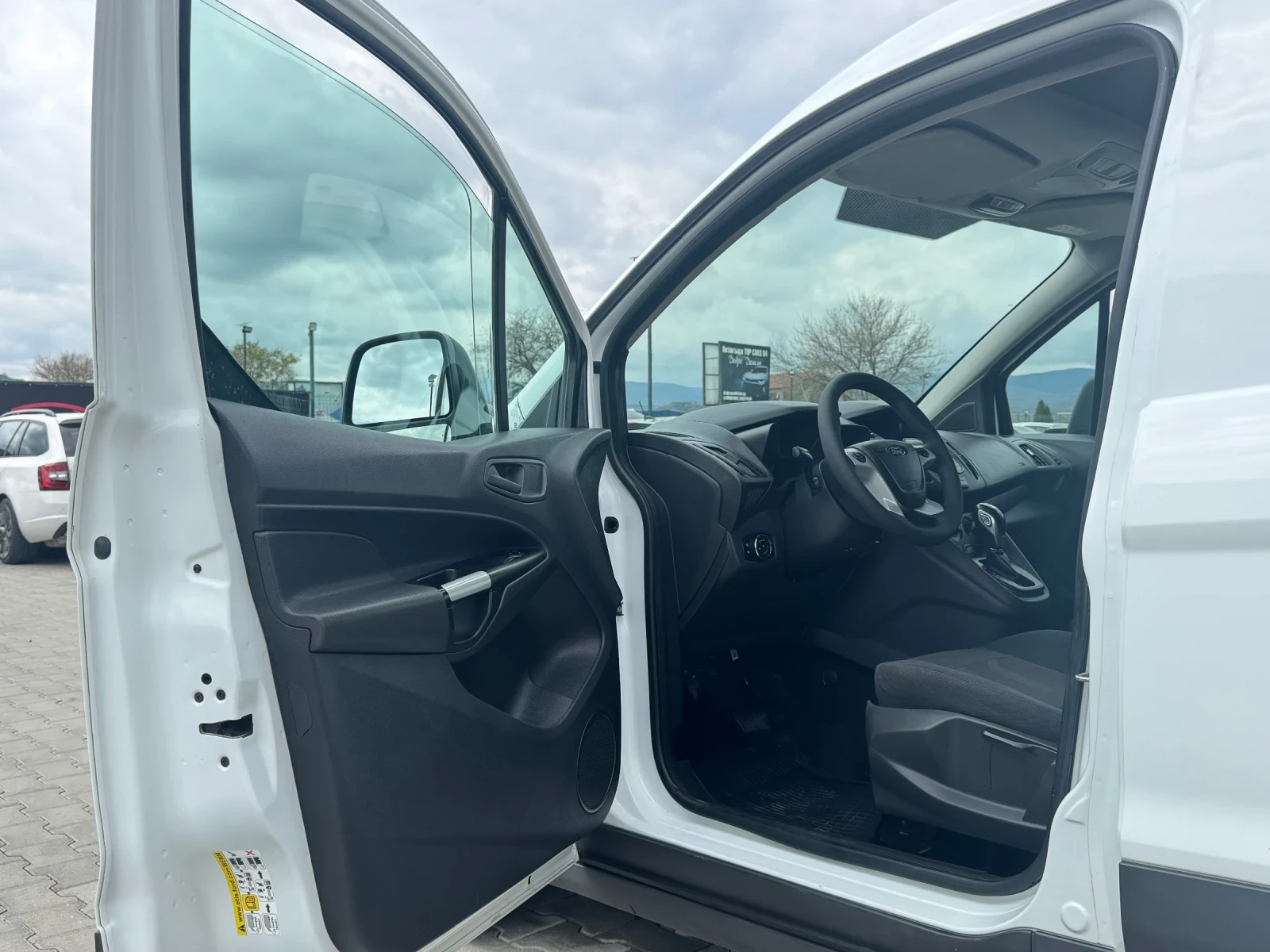 Ford Connect AVTOMAT MAXI EURO-6, снимка 9 - Автомобили и джипове - 54196626