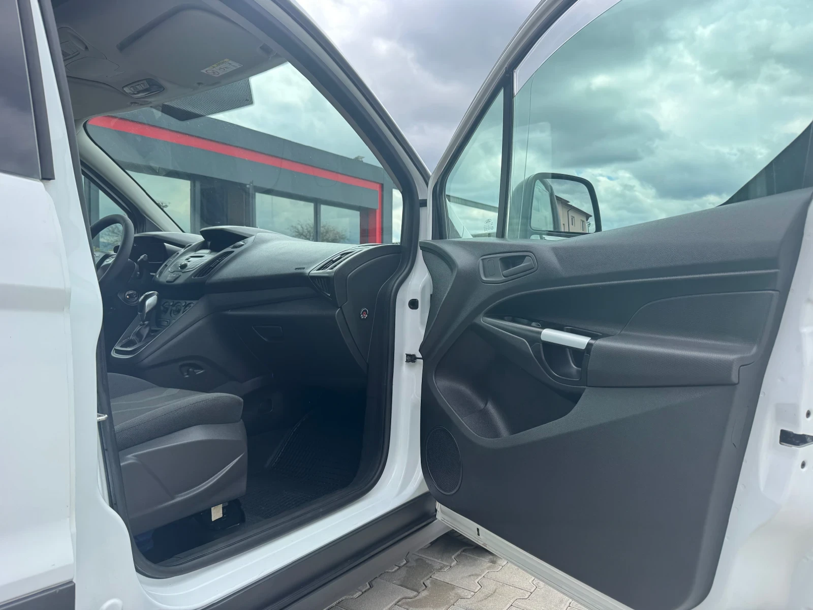 Ford Connect AVTOMAT MAXI EURO-6, снимка 16 - Автомобили и джипове - 54196626