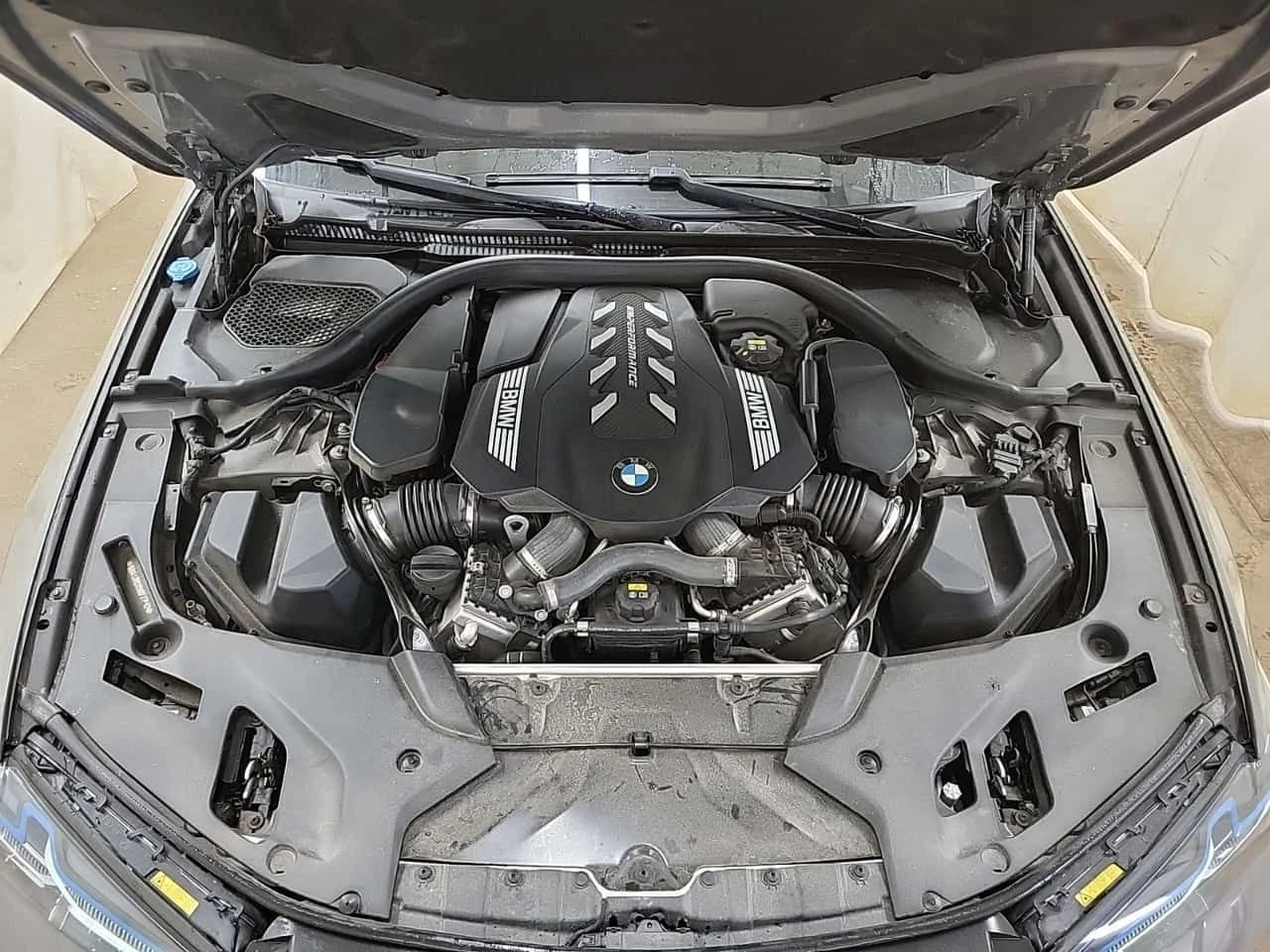 BMW 550 * M550I XDRIVE * CARFAX * ЦЕНА ДО БГ, снимка 17 - Автомобили и джипове - 54270444