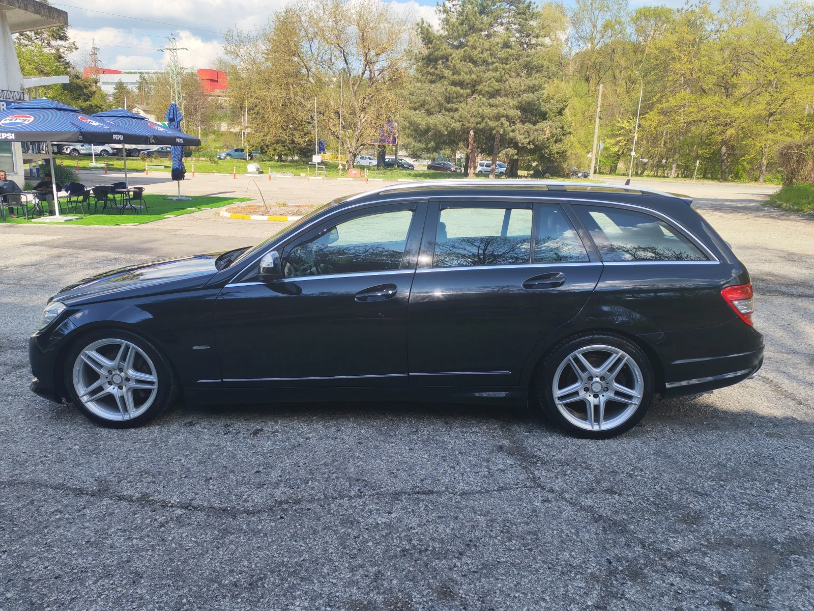 Mercedes-Benz C 320 Avantgarde 4MATIC, снимка 8 - Автомобили и джипове - 54284491