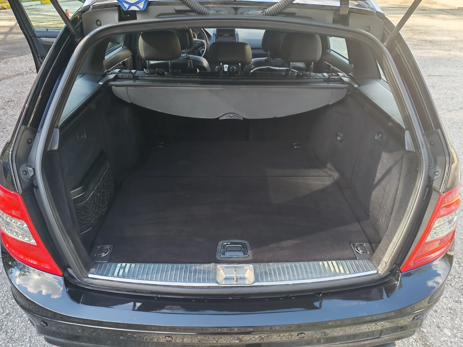 Mercedes-Benz C 320 Avantgarde 4MATIC, снимка 9 - Автомобили и джипове - 54284491