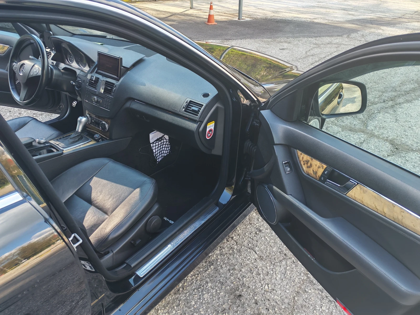 Mercedes-Benz C 320 Avantgarde 4MATIC, снимка 14 - Автомобили и джипове - 54284491