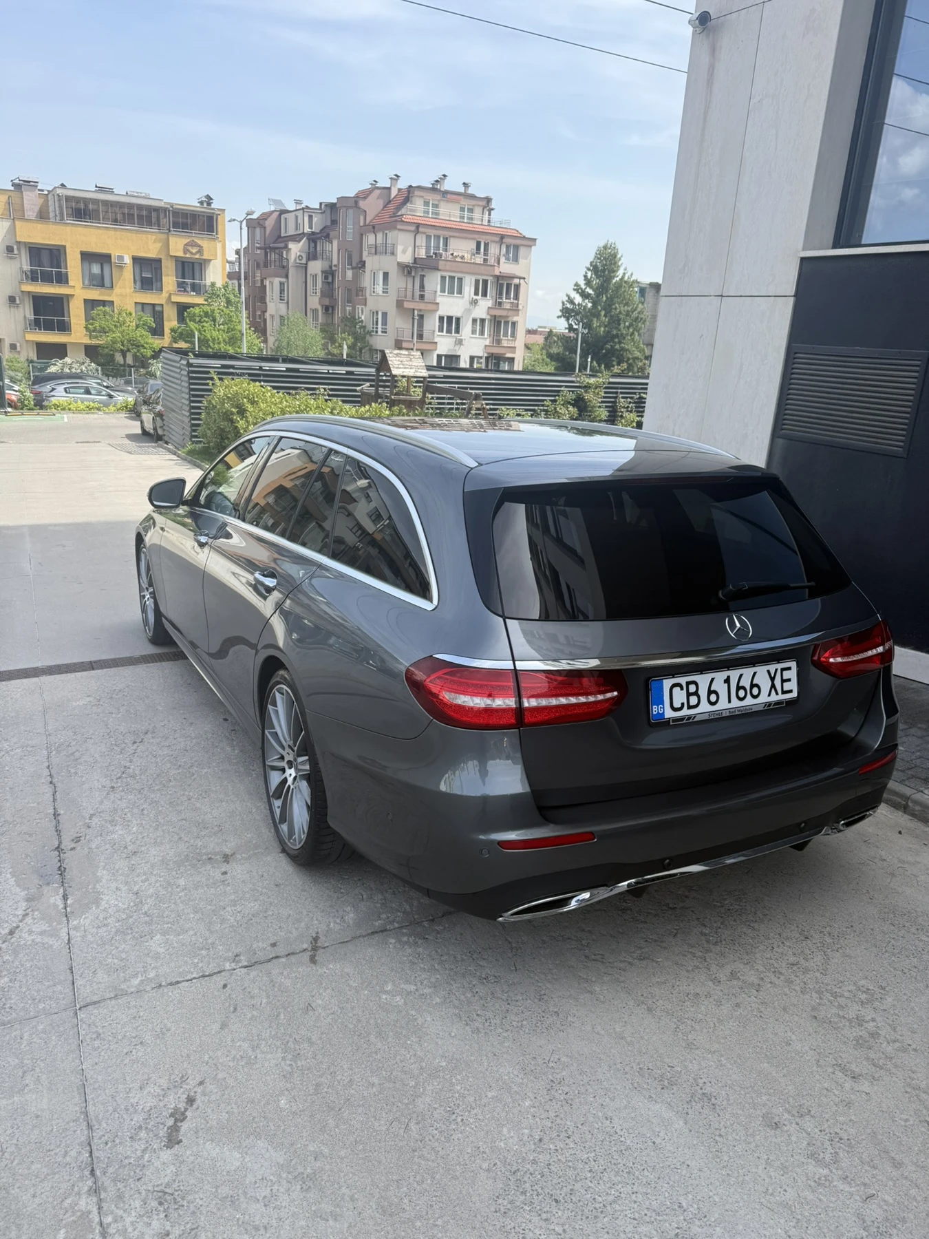 Mercedes-Benz E 400 От Мерцедес, Реални километри, почти всички екстри, снимка 5 - Автомобили и джипове - 54678197