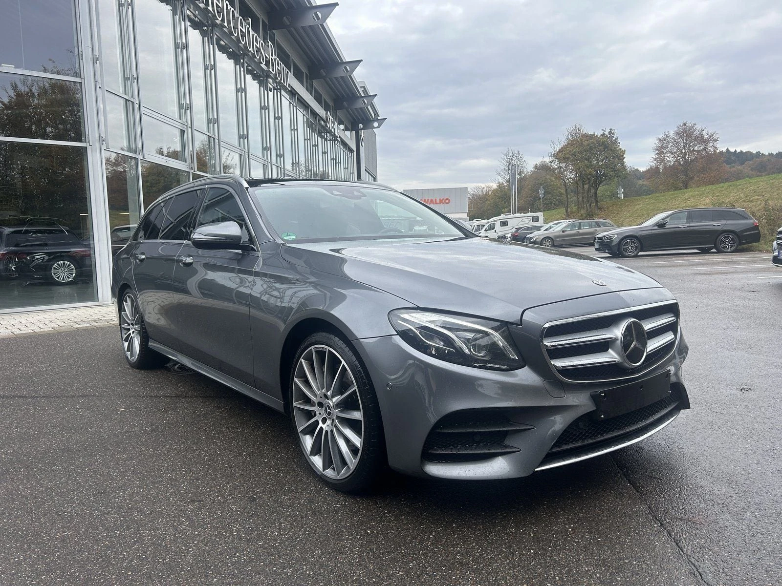 Mercedes-Benz E 400 От Мерцедес, Реални километри, почти всички екстри, снимка 11 - Автомобили и джипове - 54678197