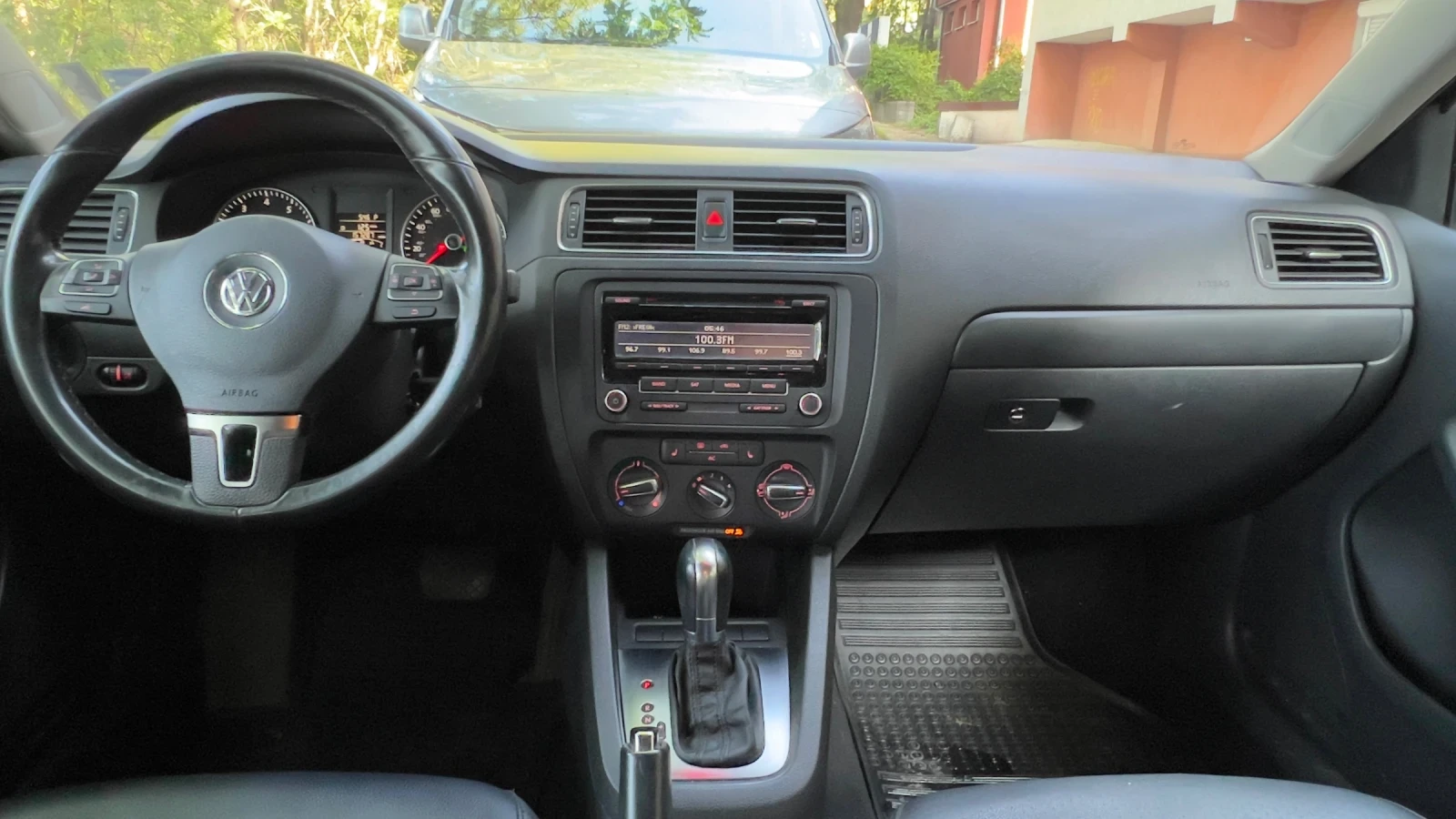 VW Jetta 2.5 SE, снимка 6 - Автомобили и джипове - 54934000