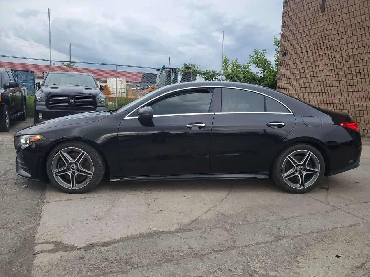 Mercedes-Benz CLA 250 4MATIC * FULL AMG PACK* АМБИЕНТНО* ПАНОРАМА* , снимка 3 - Автомобили и джипове - 55045972