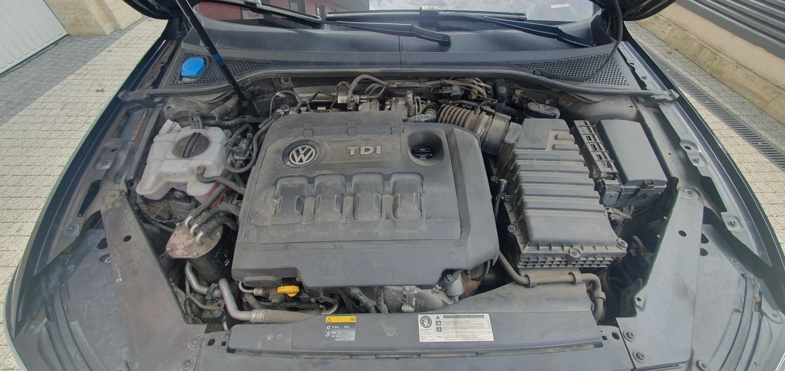 VW Passat 2.0 TDI 240к.с R-LINE, снимка 8 - Автомобили и джипове - 55372197