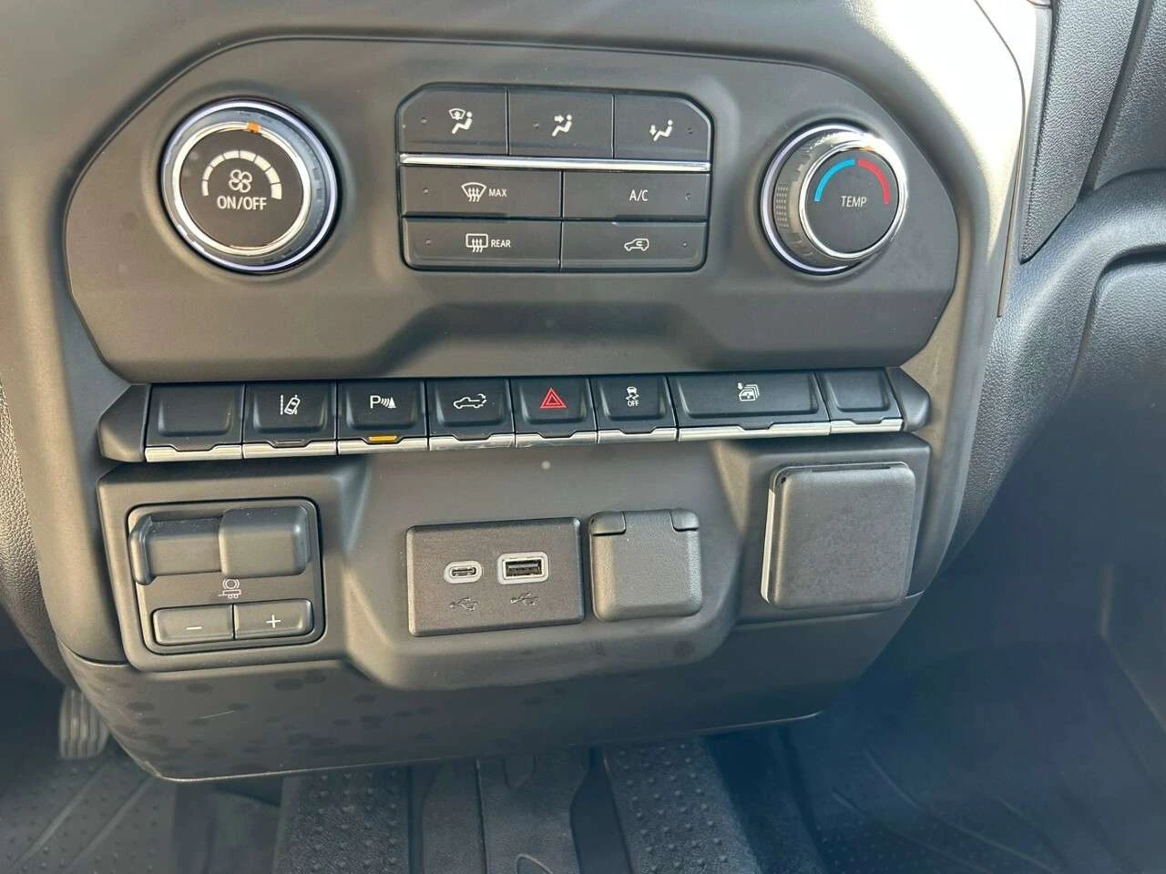 Chevrolet Silverado 2500 4WD, ЦЕНА до БГ, снимка 13 - Автомобили и джипове - 55492445