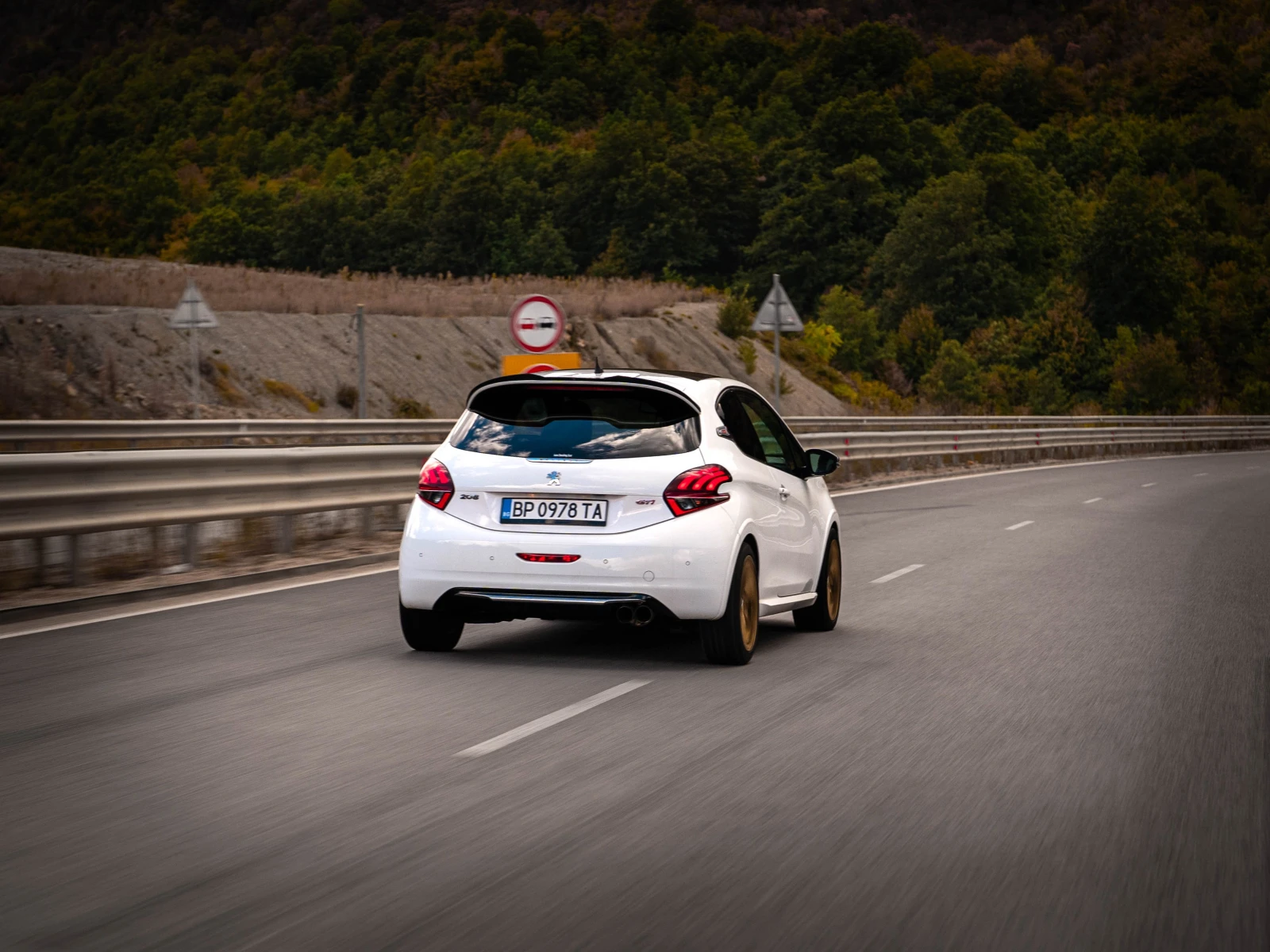 Peugeot 208 1.6 TURBO GTI, снимка 3 - Автомобили и джипове - 56319388