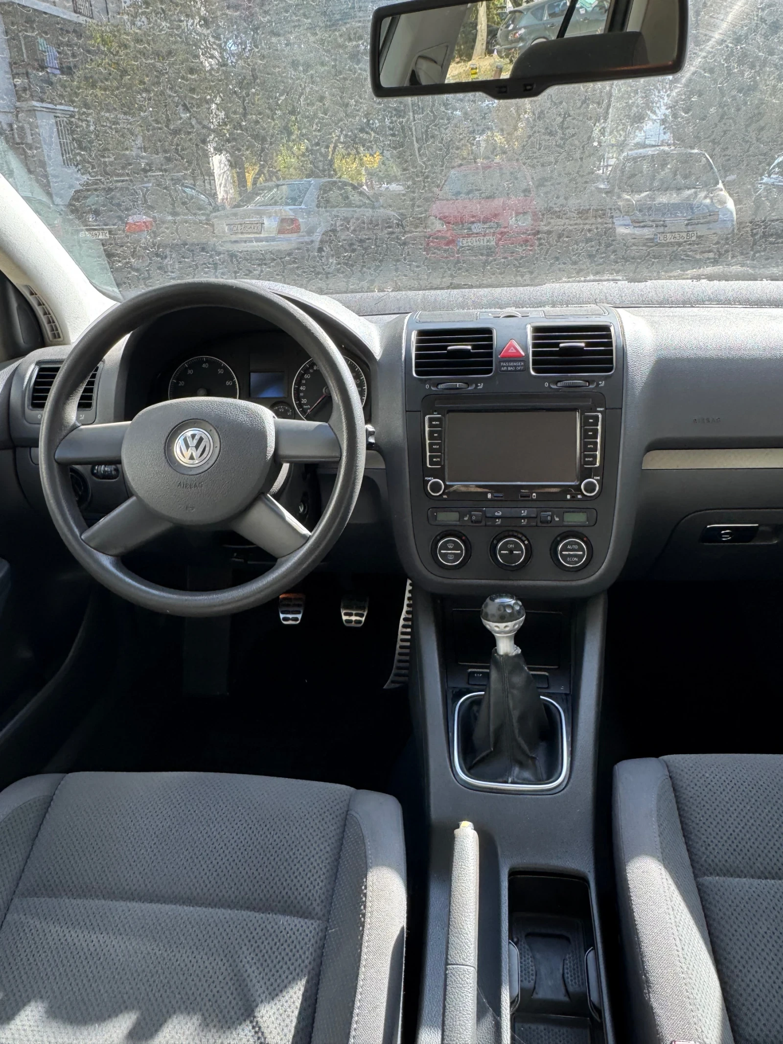 VW Golf 1.6-бензин , снимка 7 - Автомобили и джипове - 56442571