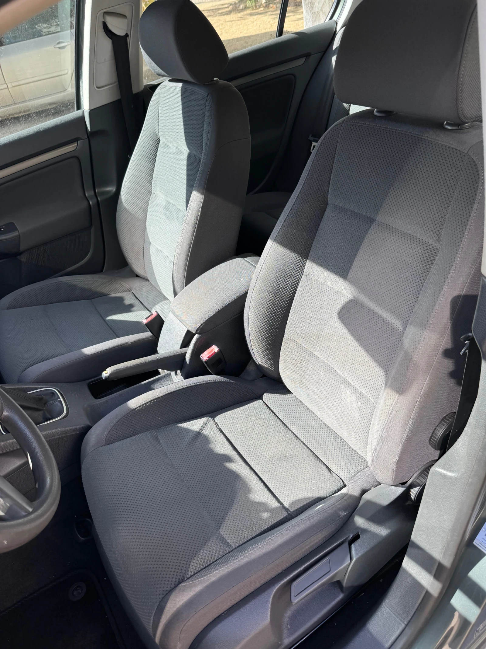 VW Golf 1.6-бензин , снимка 9 - Автомобили и джипове - 56442571