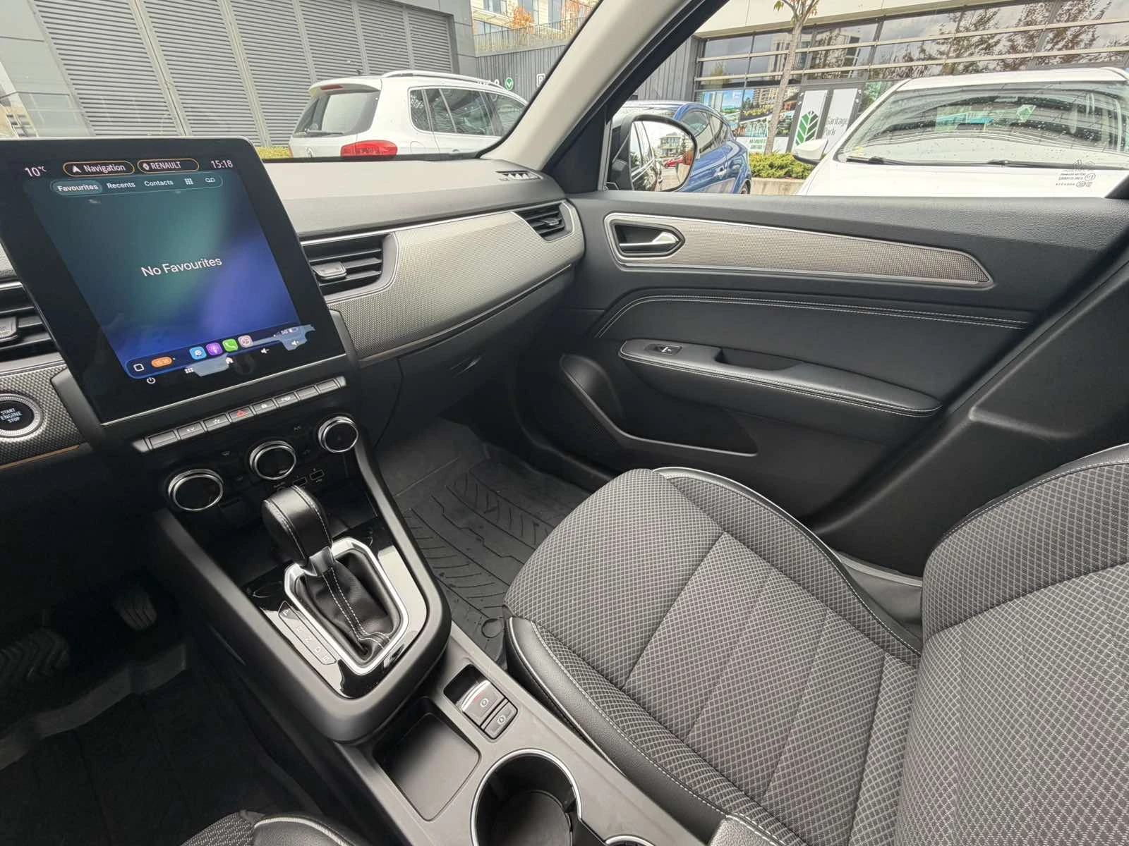 Renault Arkana, снимка 6 - Автомобили и джипове - 56541924