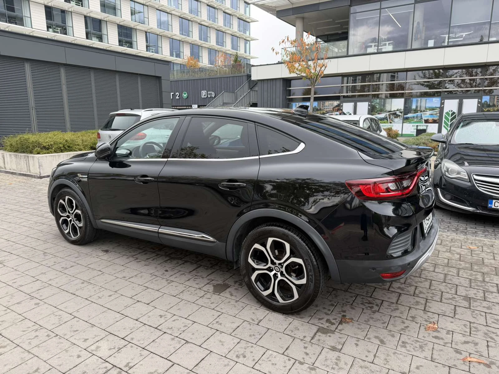 Renault Arkana, снимка 3 - Автомобили и джипове - 56541924