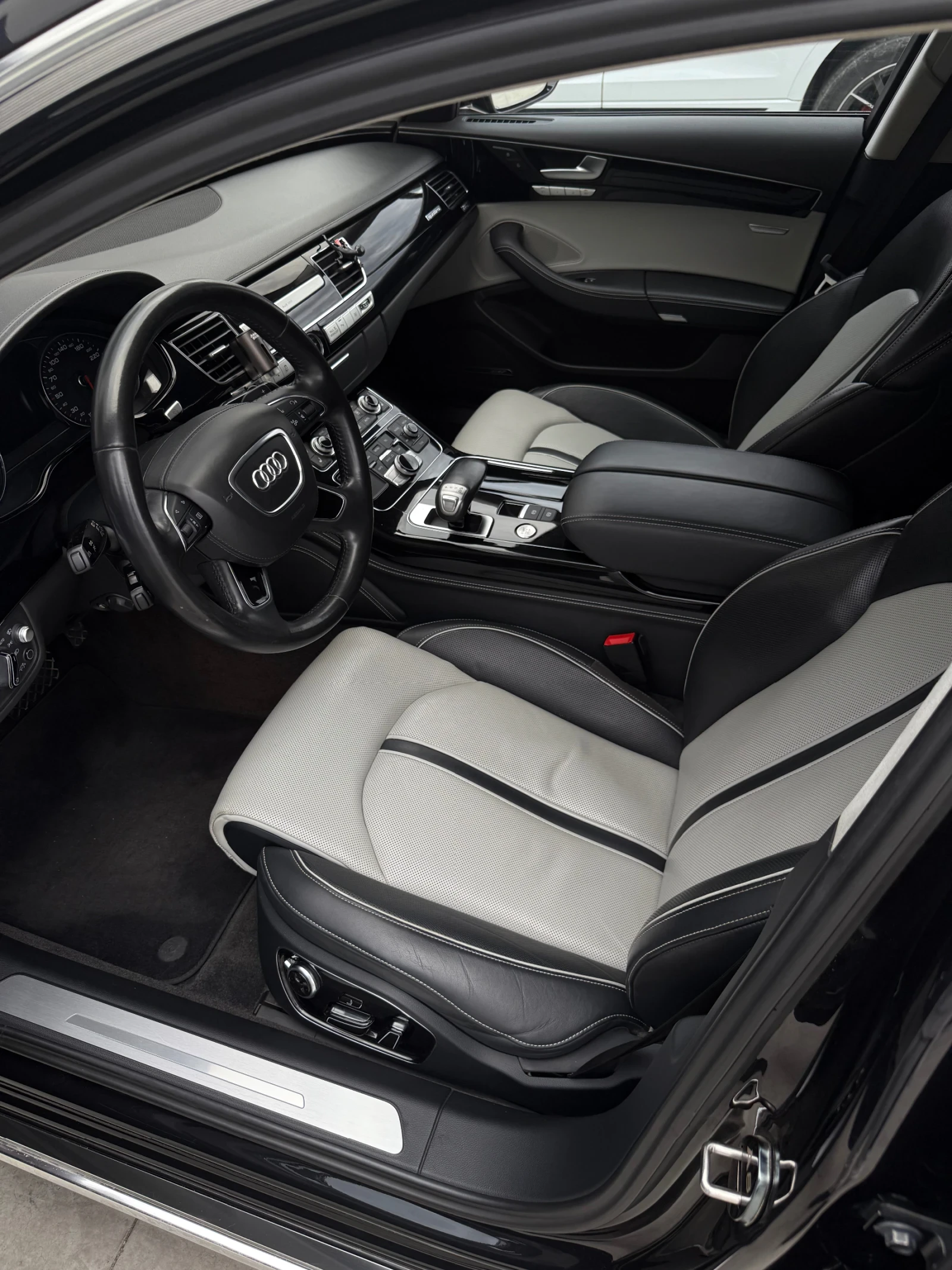 Audi A8, снимка 6 - Автомобили и джипове - 56721655