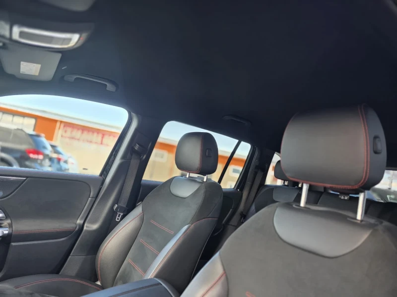Mercedes-Benz GLB * AMG* HEAD-UP* 4-MATIC* , снимка 12 - Автомобили и джипове - 53101976