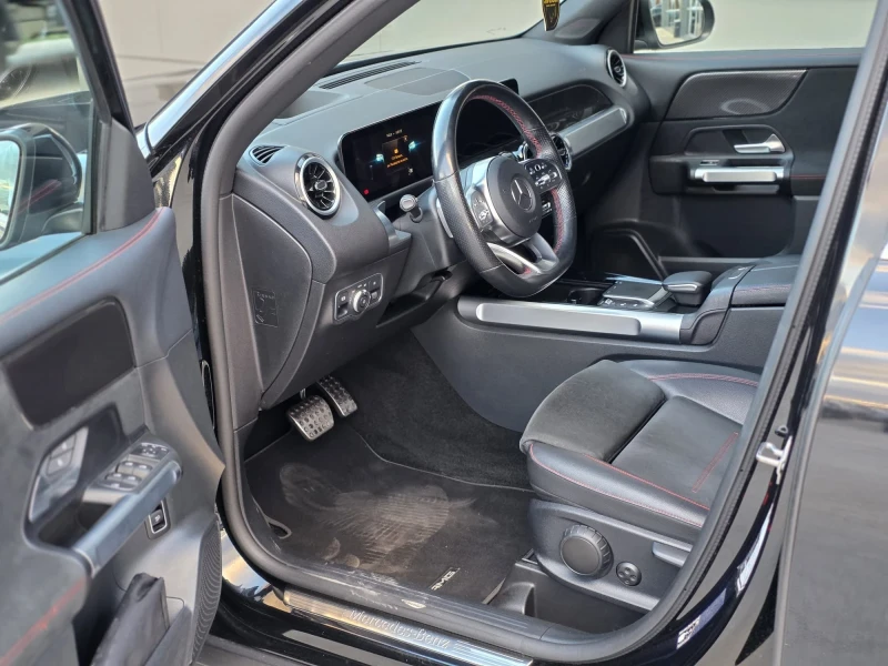 Mercedes-Benz GLB * AMG* HEAD-UP* 4-MATIC* , снимка 8 - Автомобили и джипове - 53101976