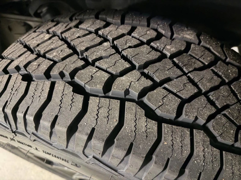 Toyota Tundra, снимка 12 - Автомобили и джипове - 53260258