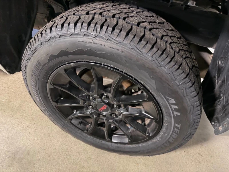 Toyota Tundra, снимка 11 - Автомобили и джипове - 53260258