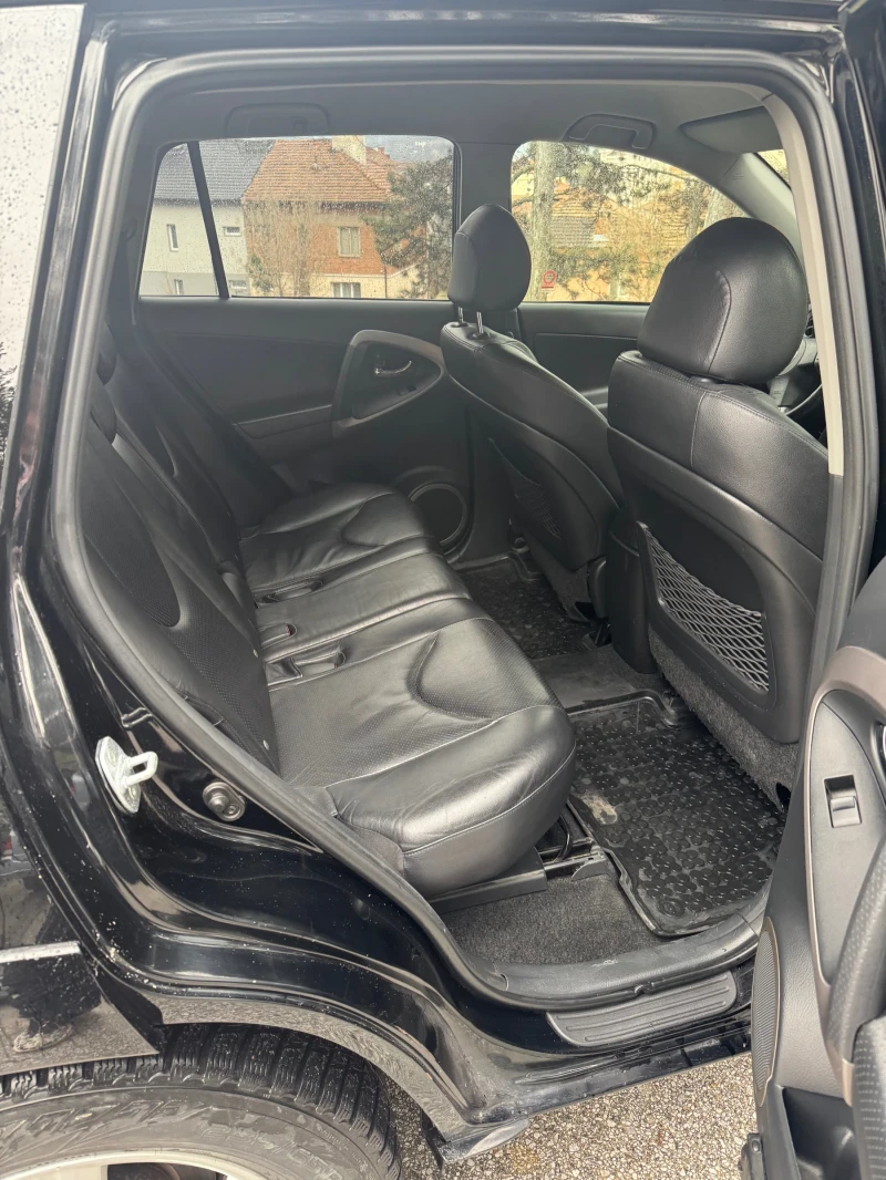 Toyota Rav4, снимка 11 - Автомобили и джипове - 53391611